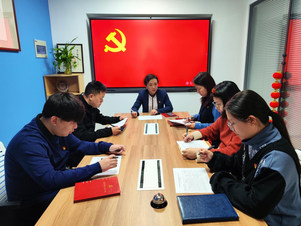 8d0eb71a6f2556625f4cb23d2c28fe5