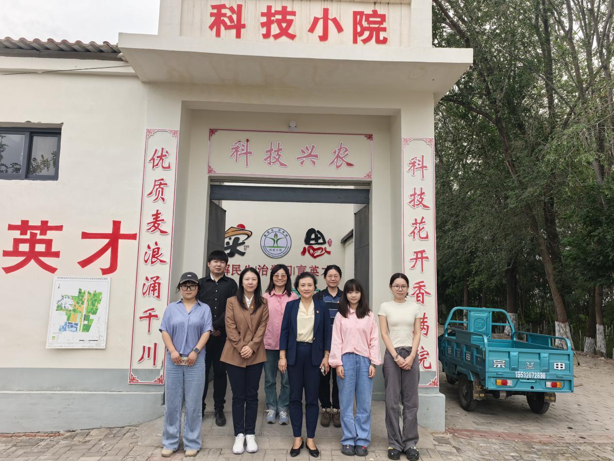 bc363d3975a9440dea24e35bd20c423